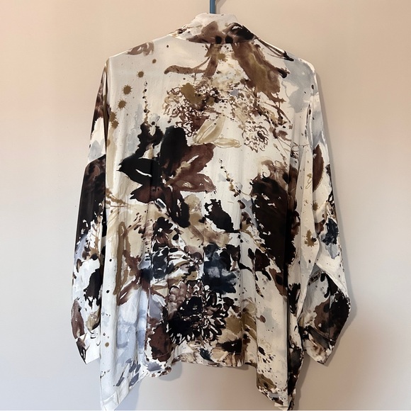Eskandar 100% Silk Abstract Print Shirt – Oversized Fit - Picture 4 of 13